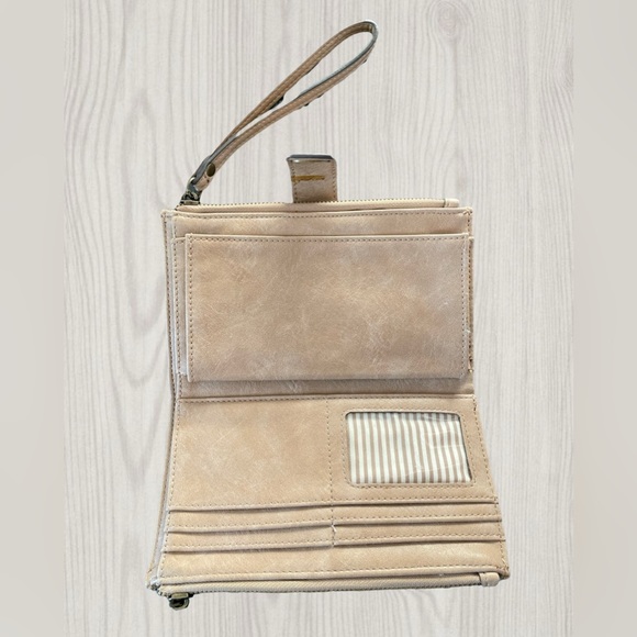 Tan Wallet - Picture 2 of 4